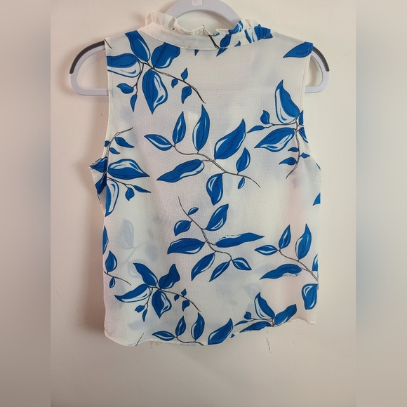 Harve Benard White Blue Leaf Semi Sheer Sleevless Ruffled Collar Top Size M - Picture 5 of 8